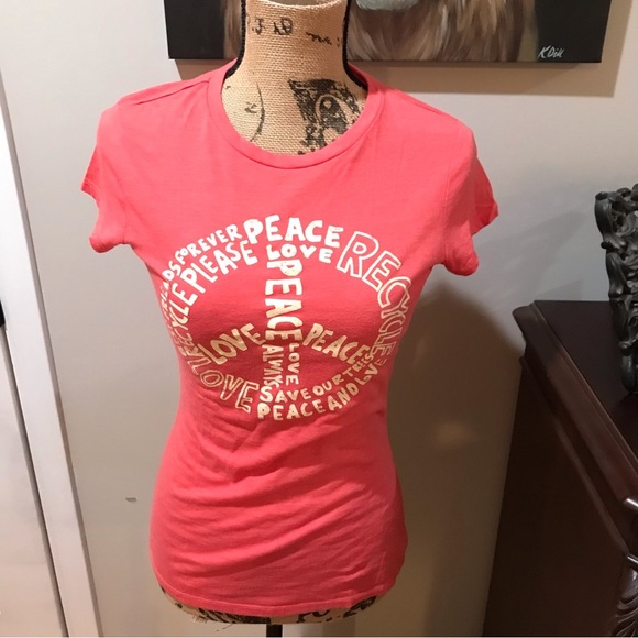 ✌️Peace Short Sleeve Tee - Picture 1 of 3